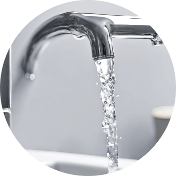 写真：水が出ている蛇口