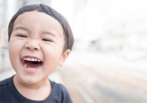 写真：笑顔の子供